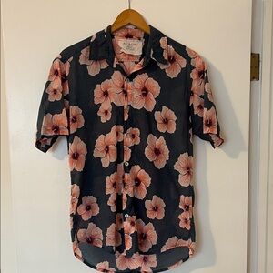 Acacia Men's Large hibiscus Aloha T shirt